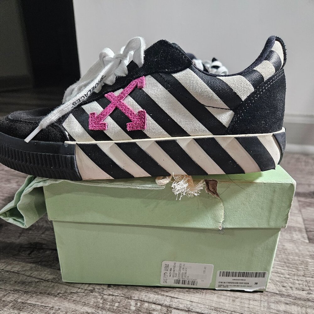 OFF WHITE SNEAKERS SIZE 8 AUTHENTIC